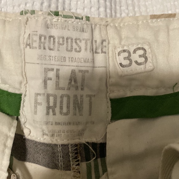 Aeropostale cream and brown plaid shorts 33 inch waist - Picture 2 of 6